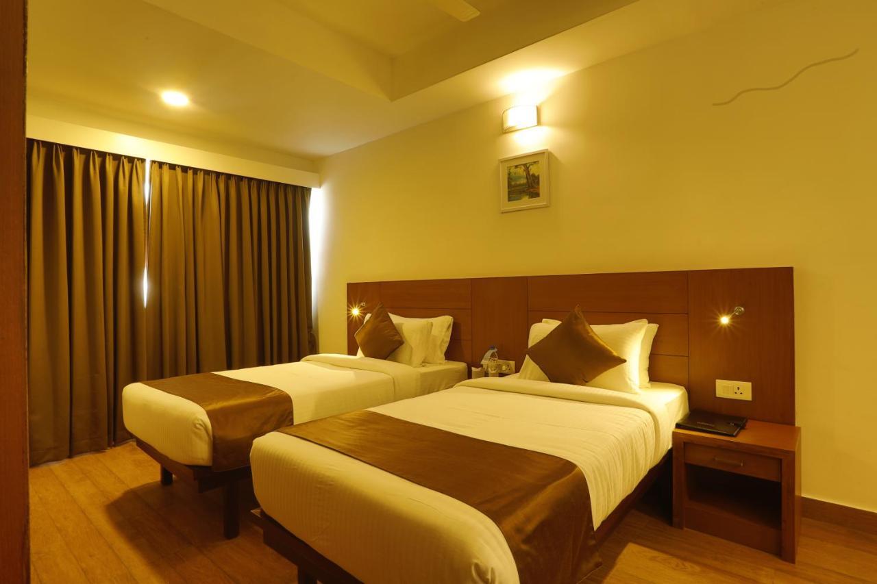 Hotel Panchavady Tiruvalla Eksteriør billede