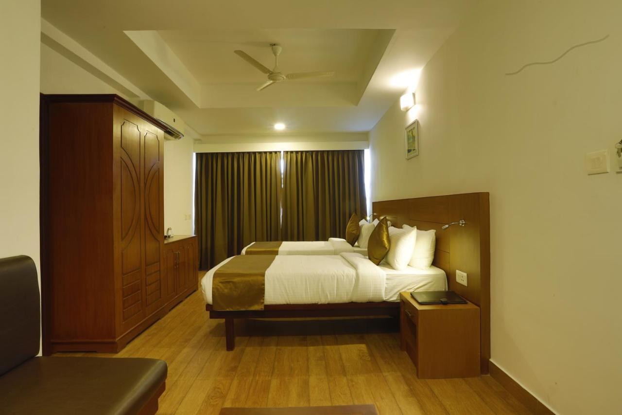 Hotel Panchavady Tiruvalla Eksteriør billede