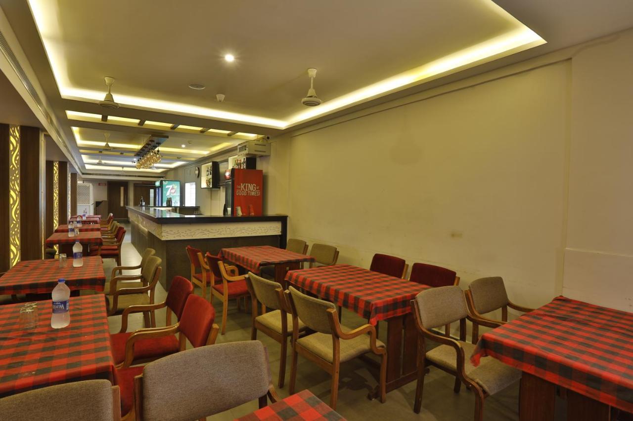 Hotel Panchavady Tiruvalla Eksteriør billede