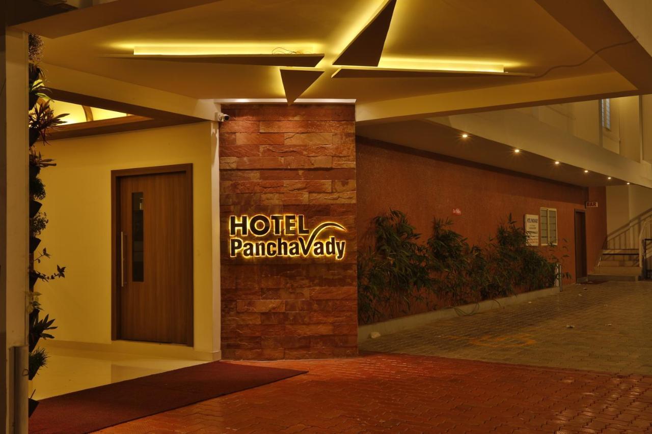 Hotel Panchavady Tiruvalla Eksteriør billede